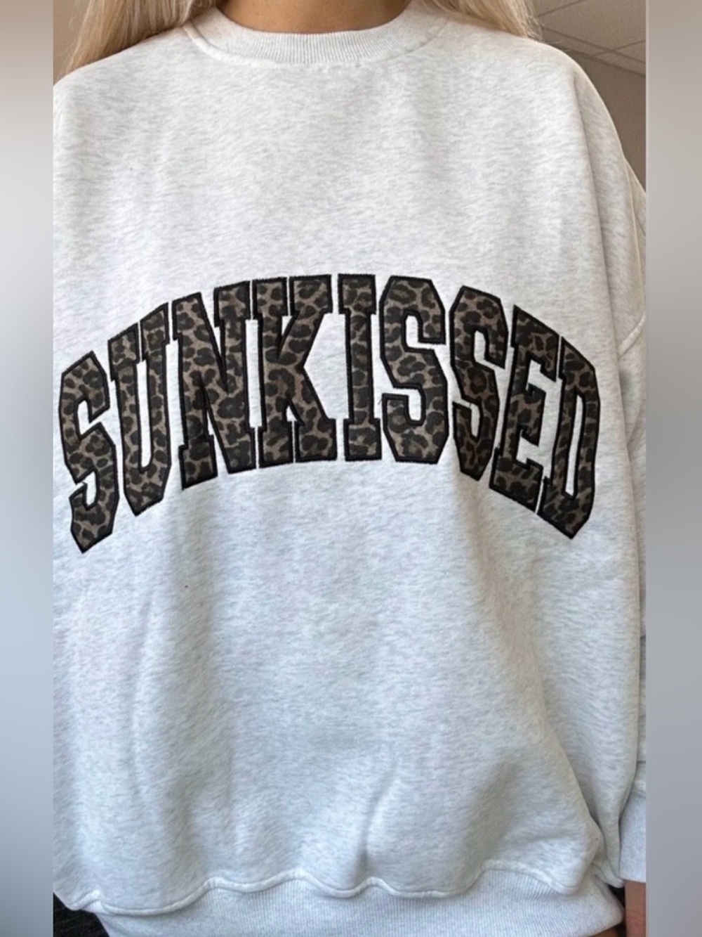 Sunkissed Coconut Pearl Grey Sunkissed Leopard Print Embroidered Sweatshirt L